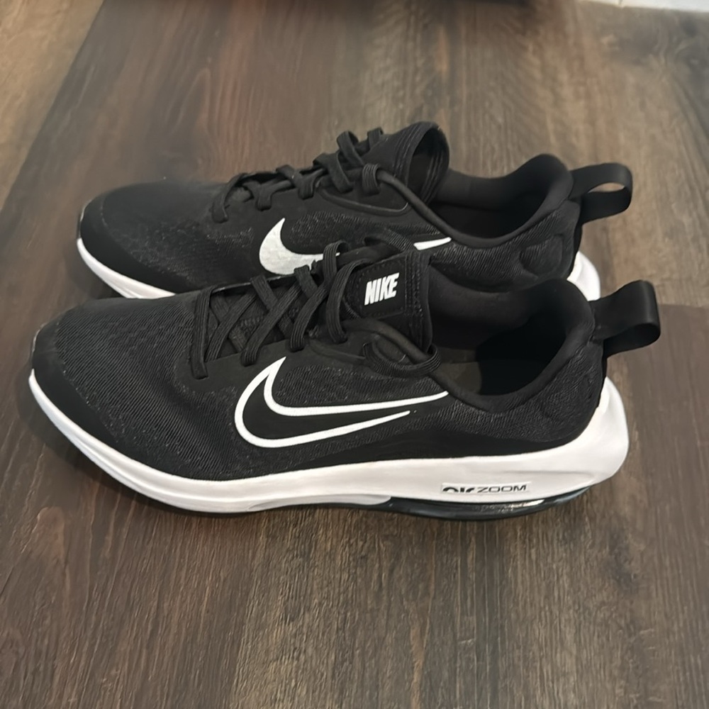 Kids Nike Air Zoom - size 5.5